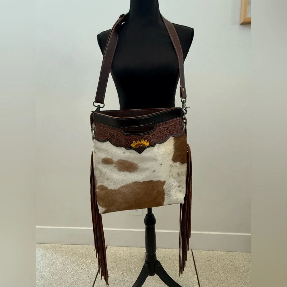 Fringe Cowhide Purse - Picture 2 of 7